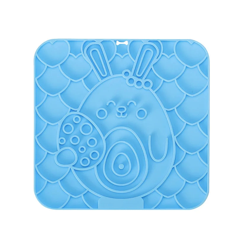 Silicone Lick Mat for Dogs – Fun & Engaging Mealtime Solution